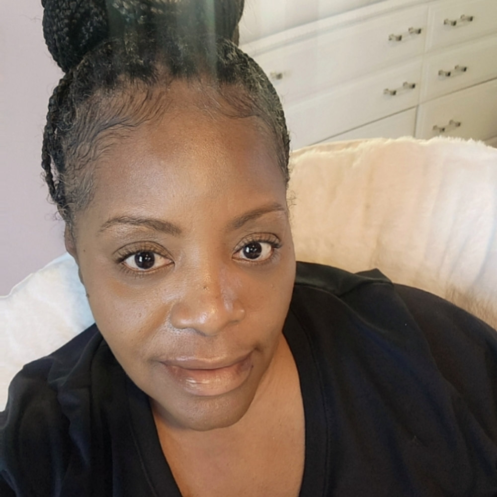 Meet your Posher, Debbie